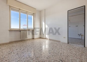 Stanza vuota - Trilocale Casorate Sempione - foto 3