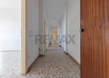 Hall / corridoio - Trilocale Casorate Sempione - foto 6