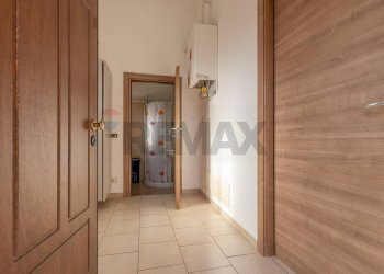 Hall / corridoio - Bilocale via Foro San Martino
 
18, Cassano Magnago - foto 4