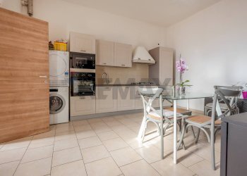 Cucina - Bilocale via Foro San Martino
 
18, Cassano Magnago - foto 7