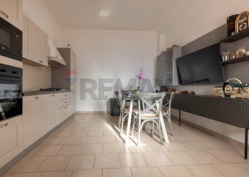 Cucina - Bilocale via Foro San Martino
 
18, Cassano Magnago - foto 8