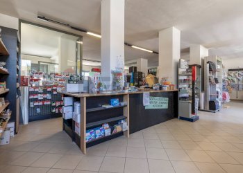 Cucina - Locale Commerciale via Manzoni
 
42, Sesto Calende - foto 7