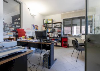 Ufficio - Locale Commerciale via Manzoni
 
42, Sesto Calende - foto 11