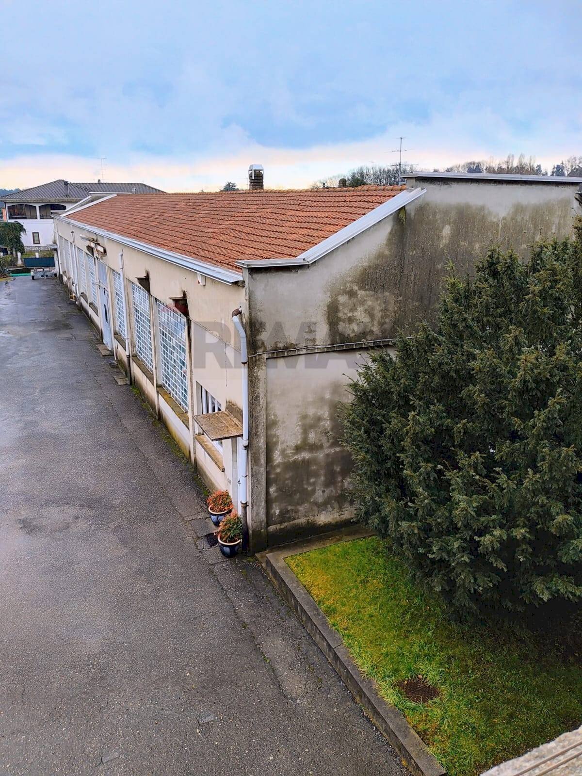 Edificio all\'aperto - Locale Commerciale Jerago con Orago - foto 1