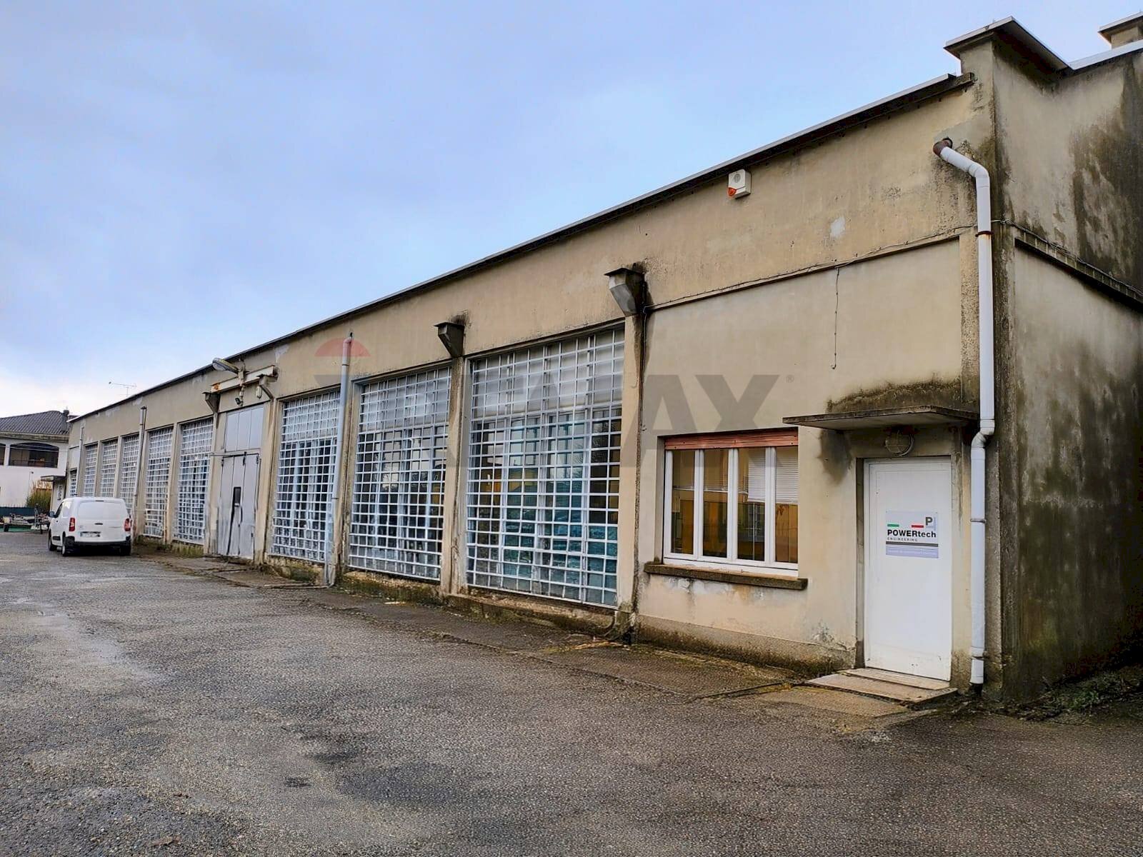 Edificio all\'aperto - Locale Commerciale Jerago con Orago - foto 2