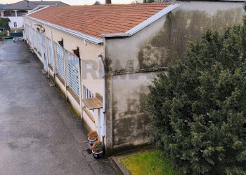 Edificio all\'aperto - Locale Commerciale Jerago con Orago - foto 1