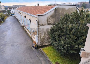 Edificio all\'aperto - Locale Commerciale Jerago con Orago - foto 6