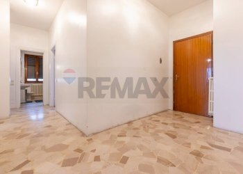 Hall / corridoio - Trilocale via Poma
 
30, Lonate Pozzolo - foto 5