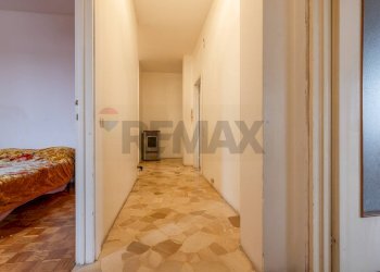 Hall / corridoio - Trilocale via Poma
 
30, Lonate Pozzolo - foto 16