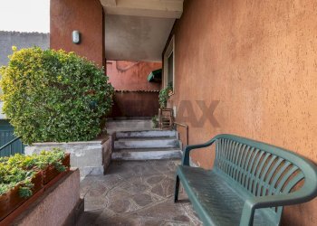 Scale - Quadrilocale Via Trieste
 
27, Sumirago - foto 21