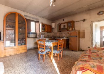 Sala da pranzo - Rustico Via XX Settembre
 
6, Cairate - foto 4