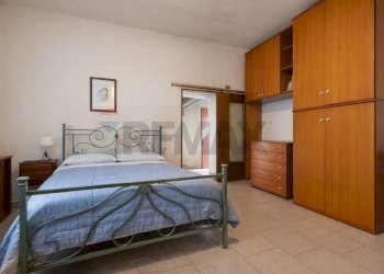 Camera / camera da letto - Rustico Via XX Settembre
 
6, Cairate - foto 7