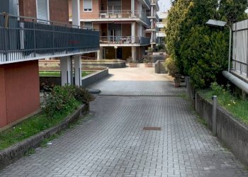 Edificio all\'aperto - Box Gallarate - foto 1