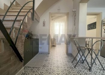 Scale - Casa semi indipendente via Azzolini, Avola - foto 16