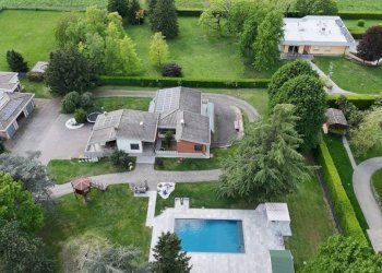 Piscina - Villa Collecchio - photo 35
