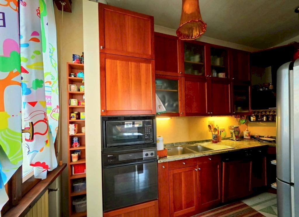 Cucina - Appartamento strada Nino Bixio, Parma (zona Oltretorrente) - foto 3