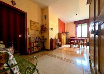 Salone - Three-room apartment strada Nino Bixio, Parma (neighborhood Oltretorrente) - photo 2