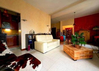 Salone - Three-room apartment strada Nino Bixio, Parma (neighborhood Oltretorrente) - photo 7