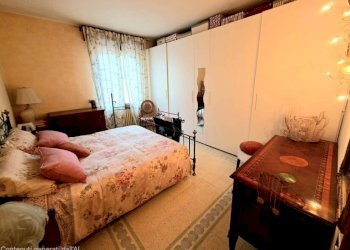 Camera da letto - Three-room apartment strada Nino Bixio, Parma (neighborhood Oltretorrente) - photo 8
