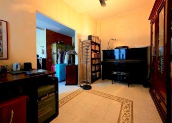 Studio - Three-room apartment strada Nino Bixio, Parma (neighborhood Oltretorrente) - photo 13