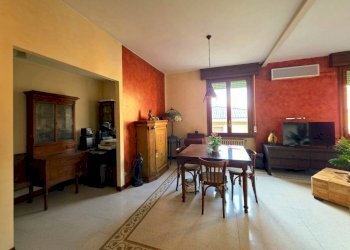 Salone - Three-room apartment strada Nino Bixio, Parma (neighborhood Oltretorrente) - photo 18