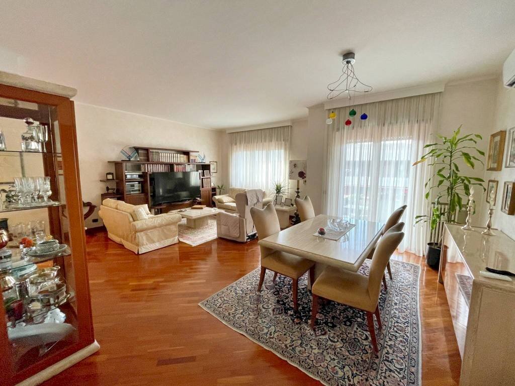 Salone - Quadrilocale via Enrico Albanese, Roma - foto 3