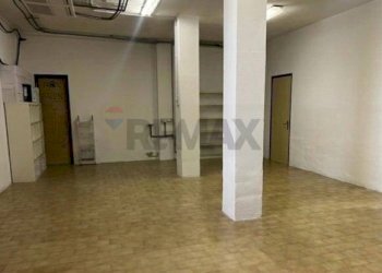 Stanza vuota - Office Via de Nicola
 
8, San Giuliano Milanese - photo 23