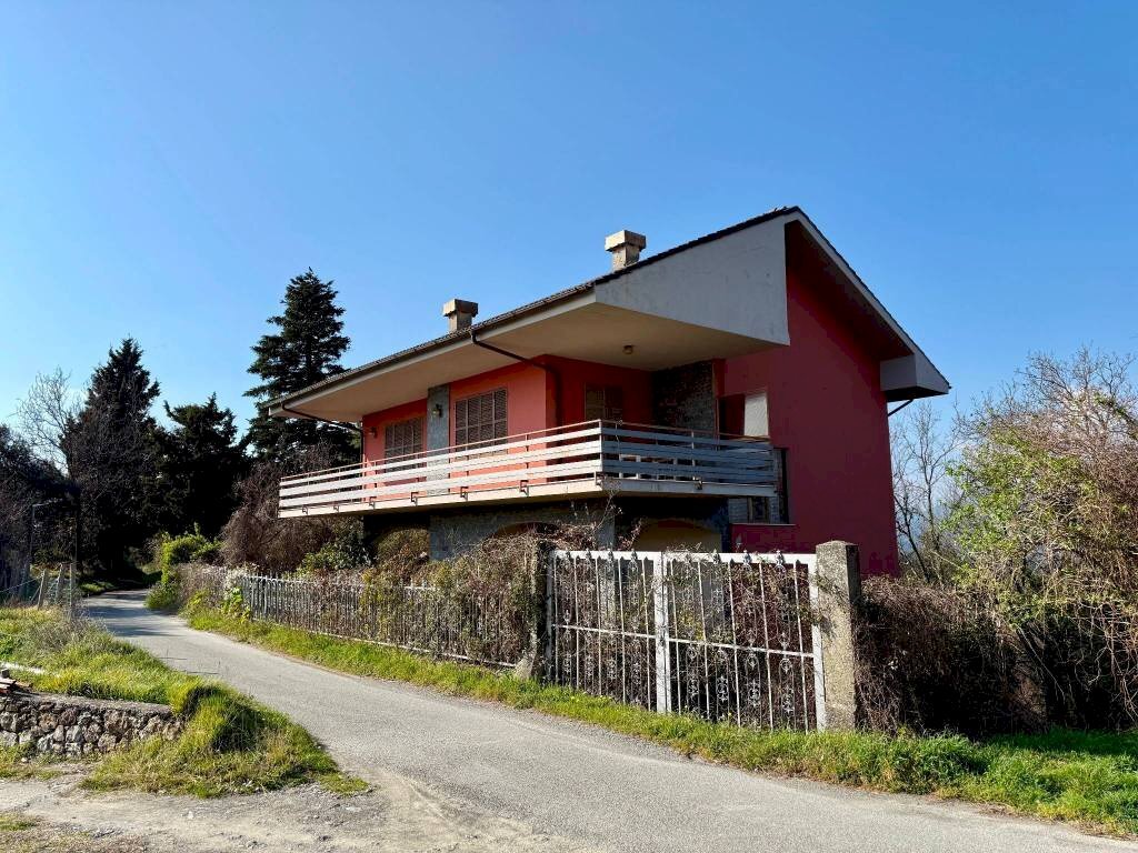 Facciata - Villa via Antica Romana, Castiglione Chiavarese - foto 2