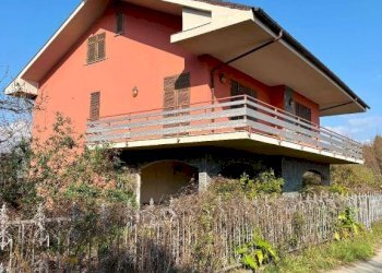 Facciata - Villa via Antica Romana, Castiglione Chiavarese - foto 5