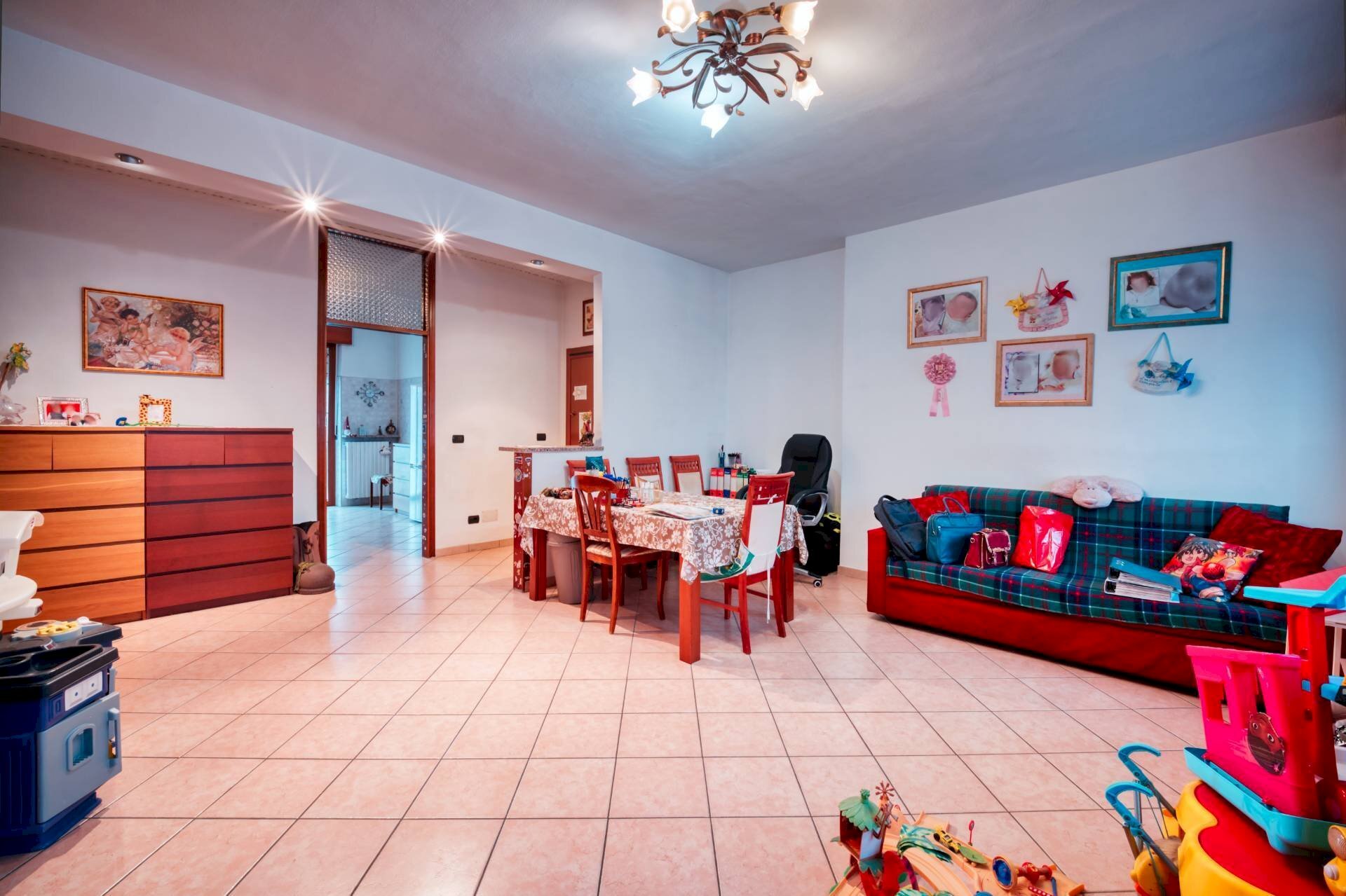 Foto 1 - Trilocale VIA CARLO PORTA
 
15, Solaro - foto 1