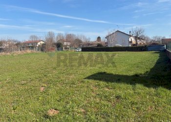 Giardino - Building land VIA ROVAREDO
 
30, Pasian di Prato - photo 3