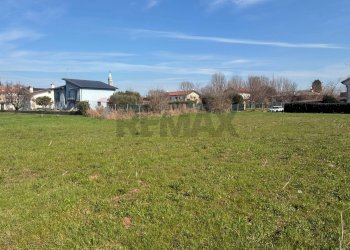 Giardino - Building land VIA ROVAREDO
 
30, Pasian di Prato - photo 4