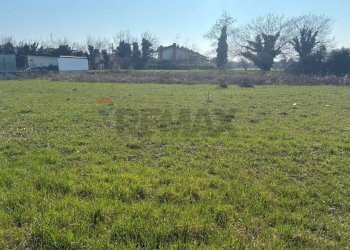 Giardino - Building land VIA ROVAREDO
 
30, Pasian di Prato - photo 7