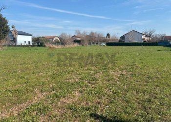 Giardino - Building land VIA ROVAREDO
 
30, Pasian di Prato - photo 13