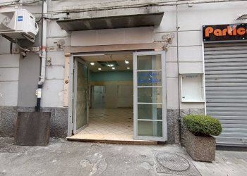 Foto 1 - Shop Via Nazionale
87, Napoli - photo 1