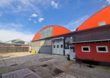 Facciata - Capannone via Giovanni Keplero, 19, Pero - foto 1