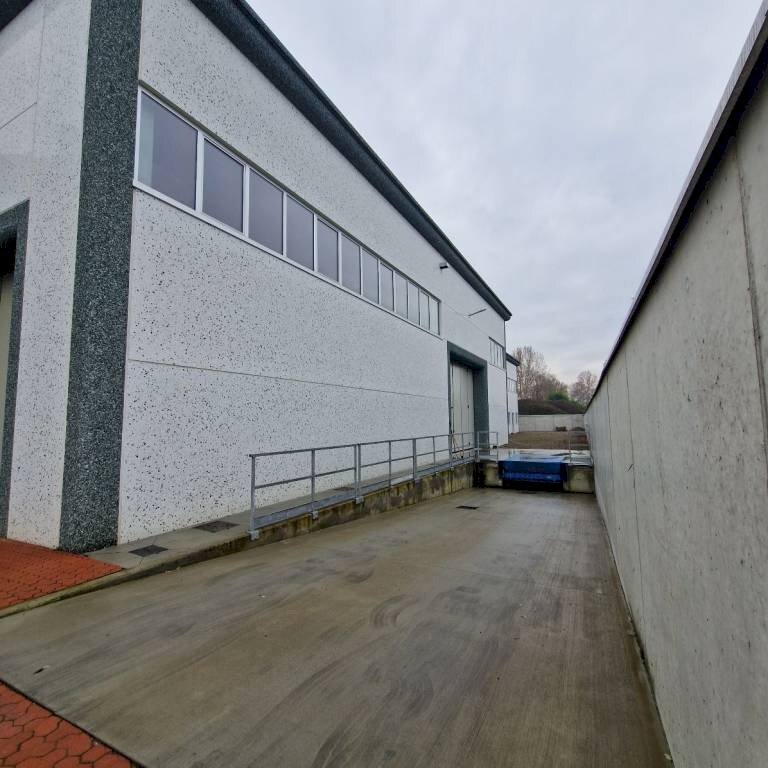 Facciata - Capannone via Cesare Battisti, Pogliano Milanese - foto 2