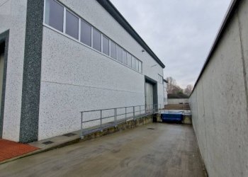 Facciata - Capannone via Cesare Battisti, Pogliano Milanese - foto 2