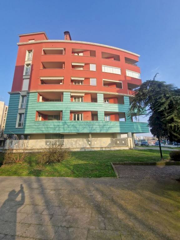 Facciata - Ufficio via Gaudenzio Ferrari, 18, Saronno - foto 2