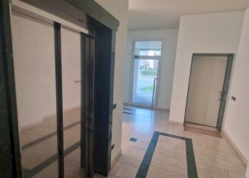 Interno palazzo - Ufficio via Gaudenzio Ferrari, 18, Saronno - foto 3