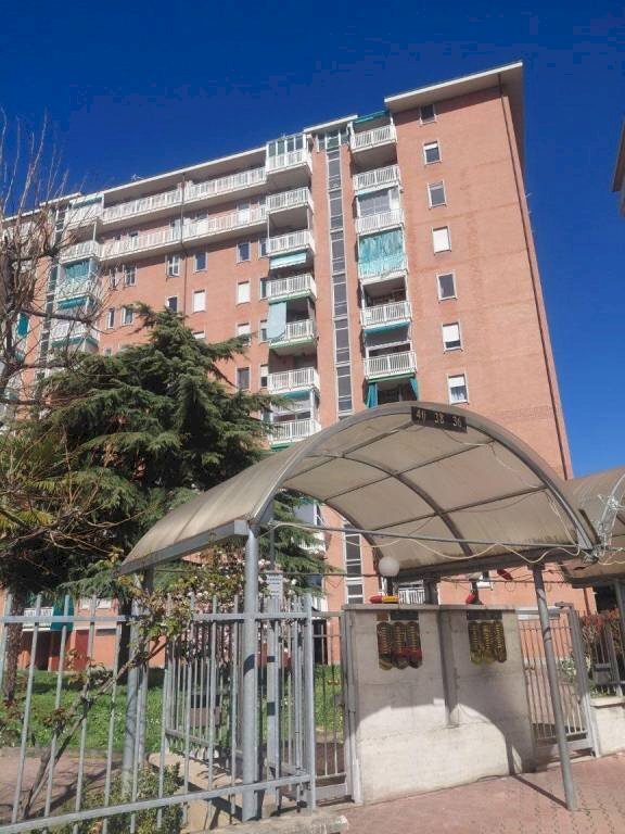 Facciata - Apartment via Francesco Saverio Nitti, 30, Torino (neighborhood Mirafiori Nord) - photo 2