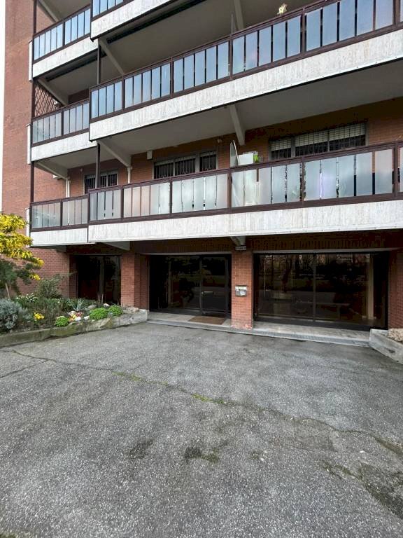 Facciata - Bilocale via Cimabue, 8, Torino (zona Mirafiori Nord) - foto 1