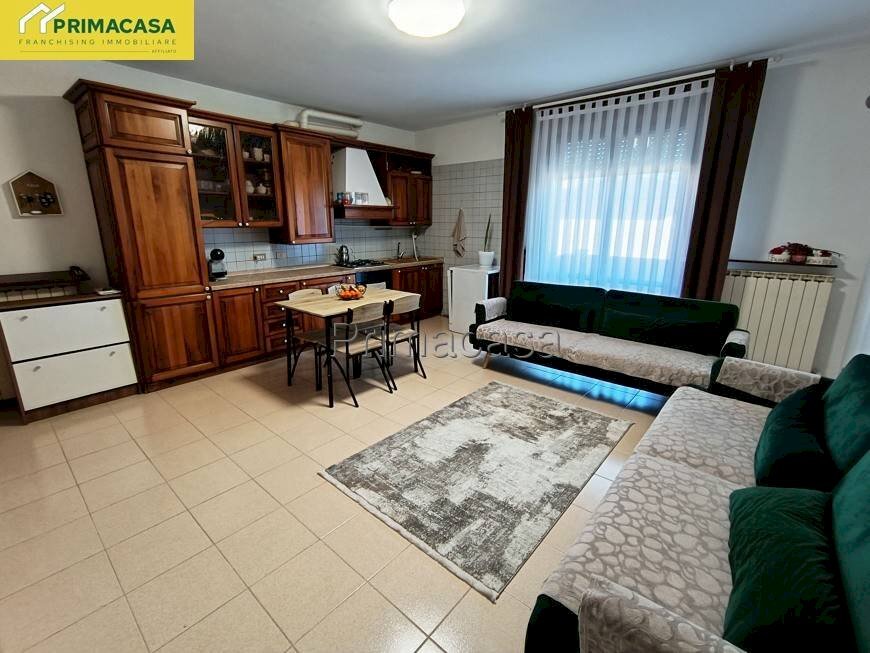 Salone - Quadrilocale via 25 Aprile, 63, Salzano - foto 3