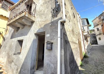 Foto 1 - Casa indipendente via Arrigo Rosso, Calatabiano - foto 1