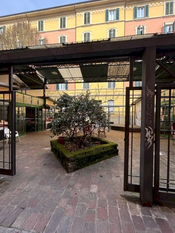 Facciata - Negozio Bologna (zona Massarenti) - foto 2