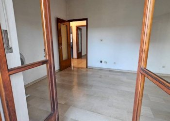 Stanza non arredata - Trilocale viale Pilone, 20, Asti - foto 12