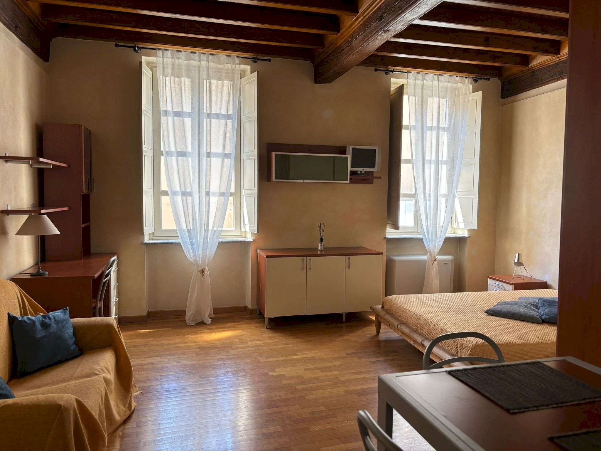 Sala - One-room apartment via GIOLITTI, 8, Torino (neighborhood Centro) - photo 1