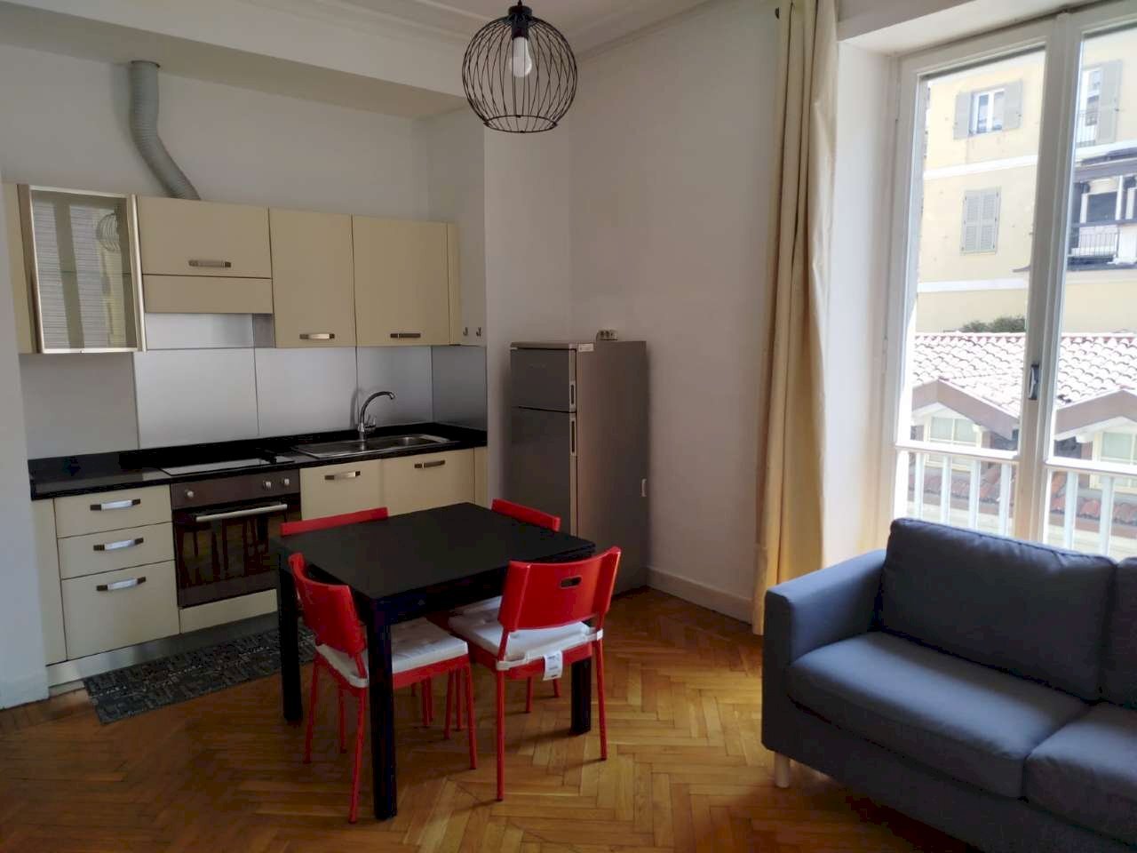 soggiorno - Two-room apartment via SAN QUINTINO, 4, Torino (neighborhood Centro) - photo 3