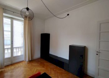 soggiorno - Two-room apartment via SAN QUINTINO, 4, Torino (neighborhood Centro) - photo 5