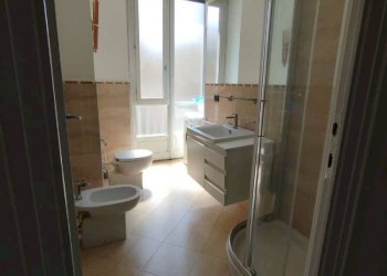 bagno - Two-room apartment via SAN QUINTINO, 4, Torino (neighborhood Centro) - photo 13